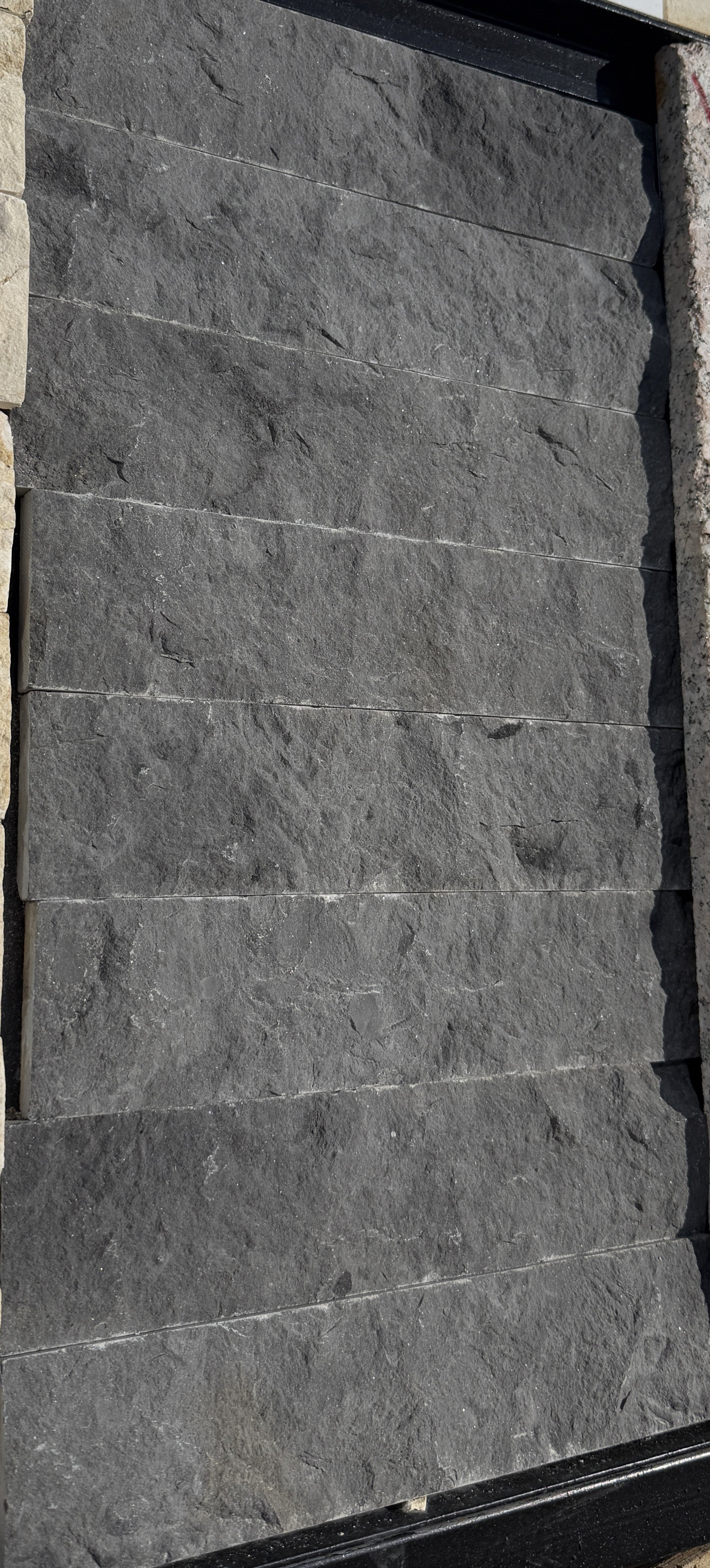 Scapitat / Piatra decorativa din Marmura Melley Grey