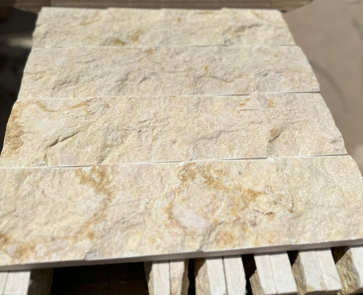 Scapitat / Piatra decorativa din Marmura Sunny Menia