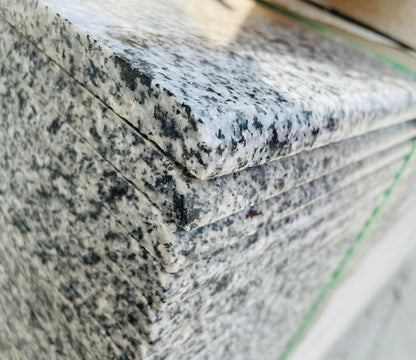 Trepte din granit - New Halayeb - 33x130x1.9 cm - lustruit bevelled